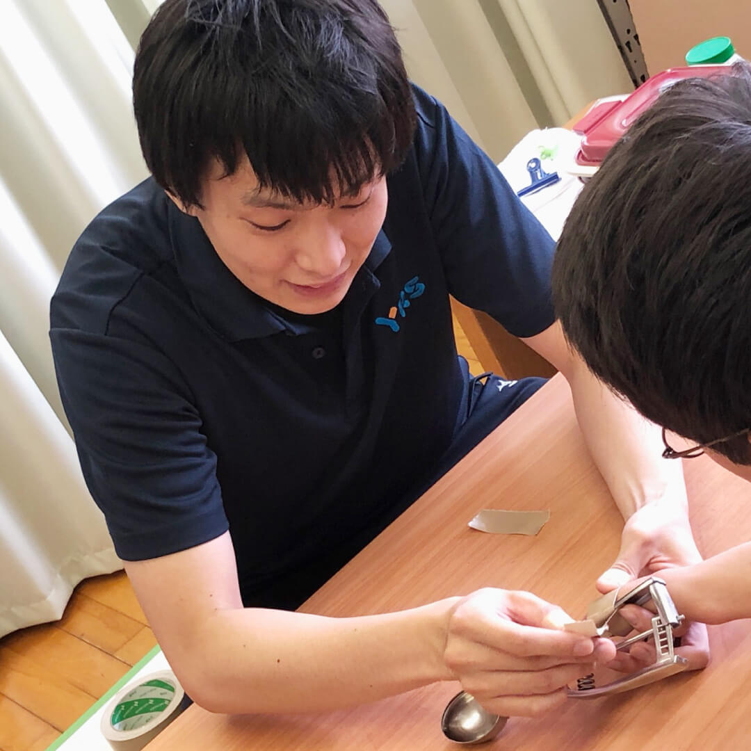 横浜市総合リハビリテーションセンター、地域療育センター、障害者スポーツ文化センターラポール外観。施設で働く人たちやイベントの様子。